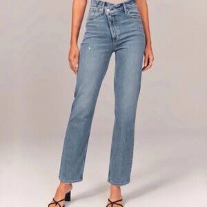 Abercrombie & Fitch Women’s 90’s Straight Leg High Rise Curve Love Jeans, Sz 24S